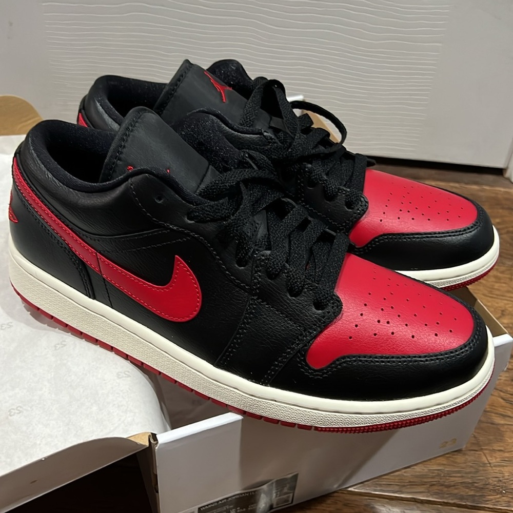 Wmns Air Jordan 1 Low black/gym red-sail size 10.5